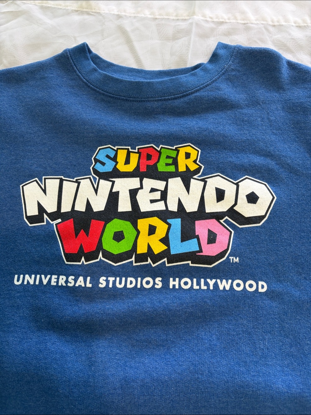 Super Nintendo World Crewneck Sweatshirt Size MD universal studio Hollywood